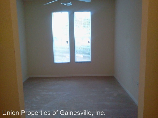 Building Photo - 2 br, 2 bath Apartment - 3443 SW 24th Street