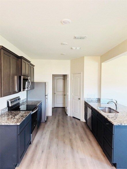 Foto del edificio - 753 Keeneland Dr