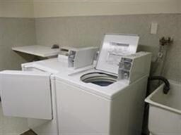 lavandería en todos los niveles - 388 Ocean Ave