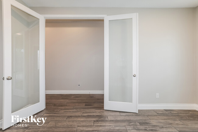 Building Photo - 12030 Pine Sandhill Trail