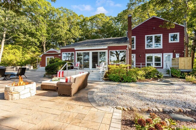 Building Photo - 3693 Pine Neck Rd
