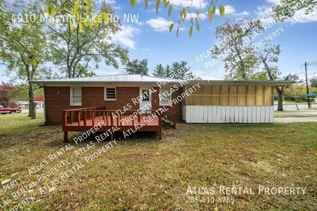 Foto del edificio - 4910 Mastin Lk Rd NW