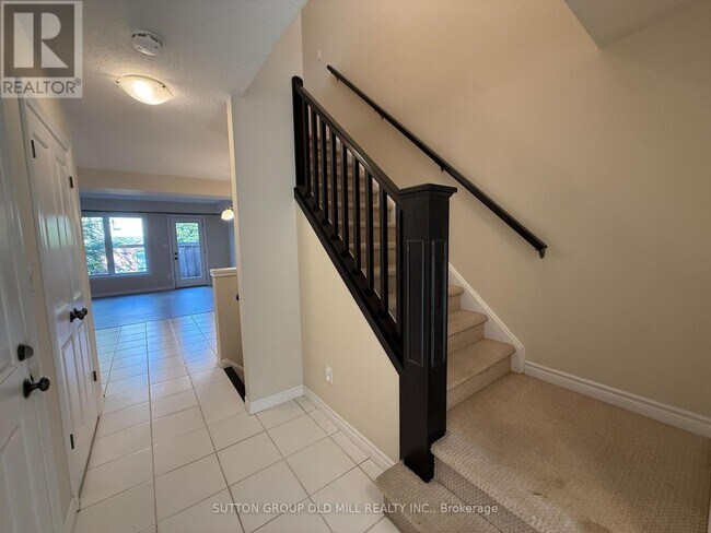 Building Photo - 167 Arkell Rd