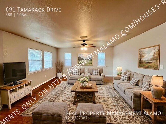 Foto del edificio - 691 Tamarack Dr