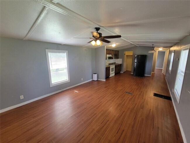 Building Photo - 40539 Enterprise Rd