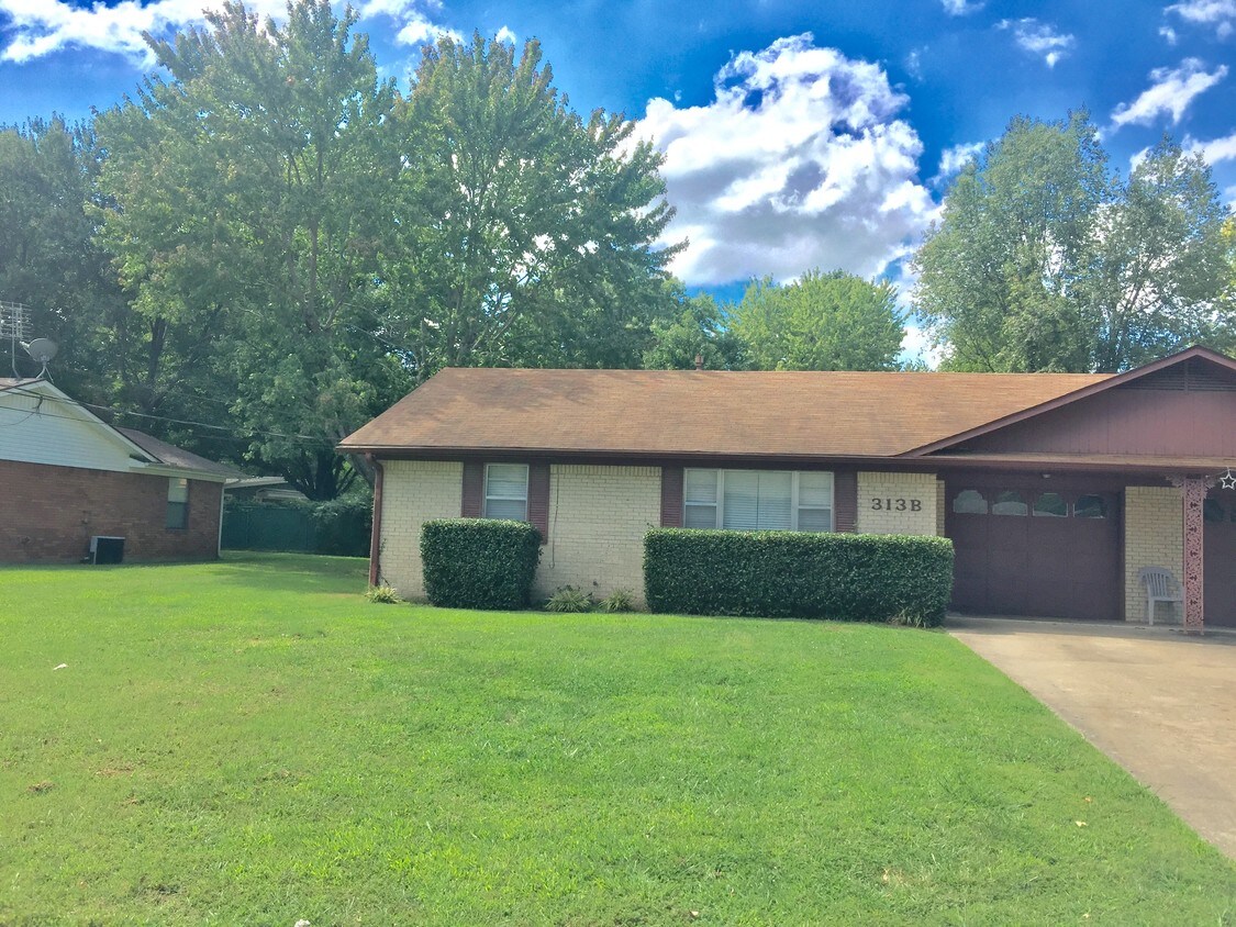 313 Magnolia Dr, Bentonville, AR 72712 Townhome Rentals in