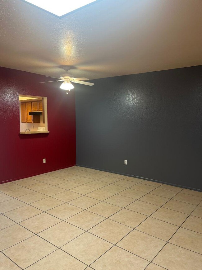 Building Photo - 2443 N Ironwood Ridge Dr