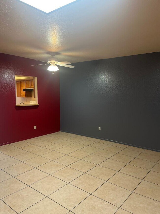 Foto del edificio - 2443 N Ironwood Ridge Dr