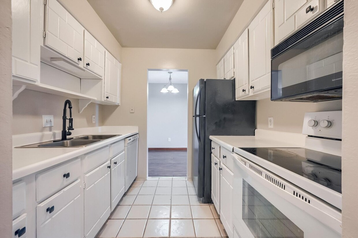 Primary Photo - 2 Bedroom Condo in Denver