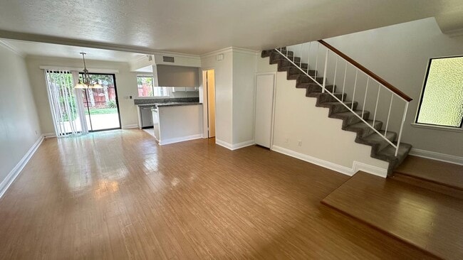 Building Photo - 2424 Santa Ana Ave