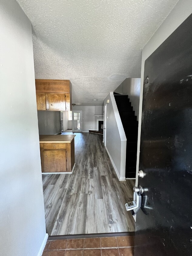Primary Photo - Townhouse For Rent