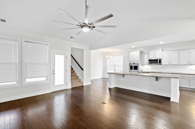 Building Photo - 3740 Sage Dr