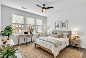 Building Photo - Skylark