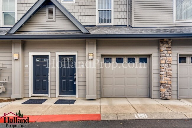 Building Photo - Wonderful 3 Story Condo in Hillsboro!