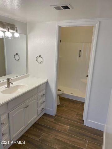Foto del edificio - Beautiful Upgraded Home available Now