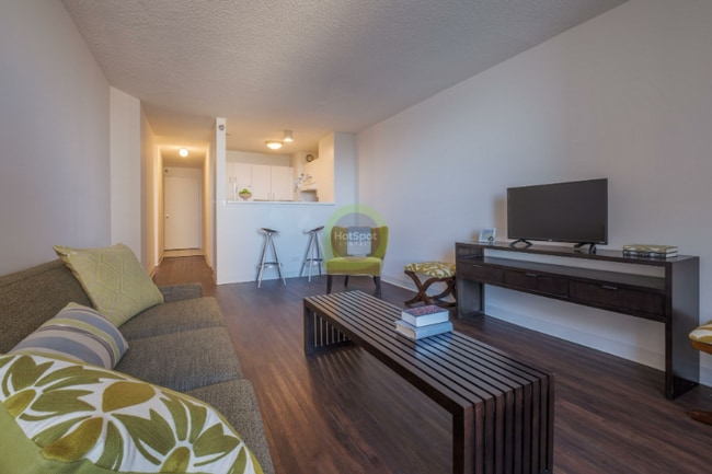 Photo - 452 E Ohio St Apartment