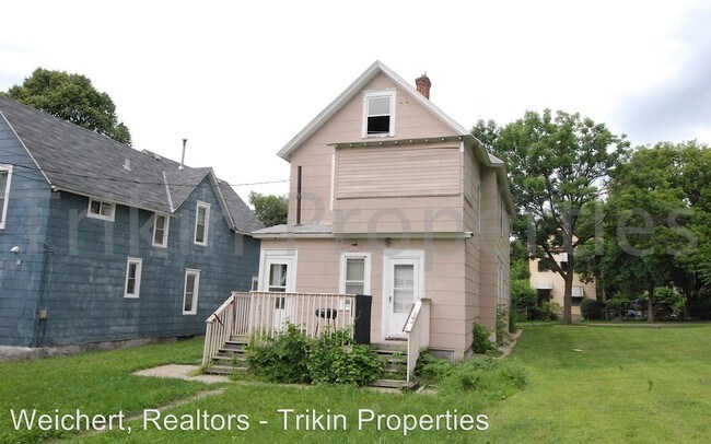 Building Photo - 686 Sims Ave