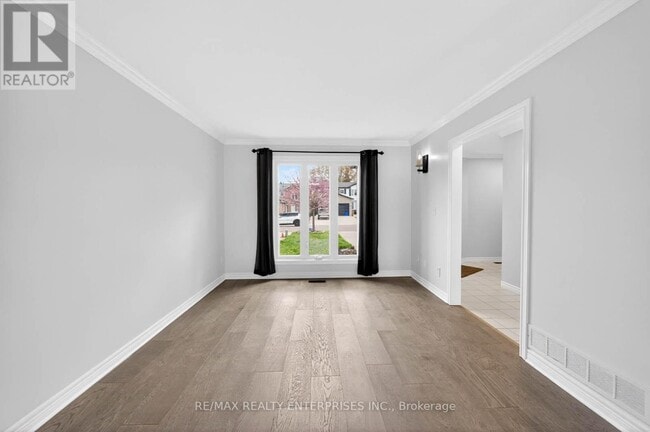 Building Photo - 46 Robson Crescent