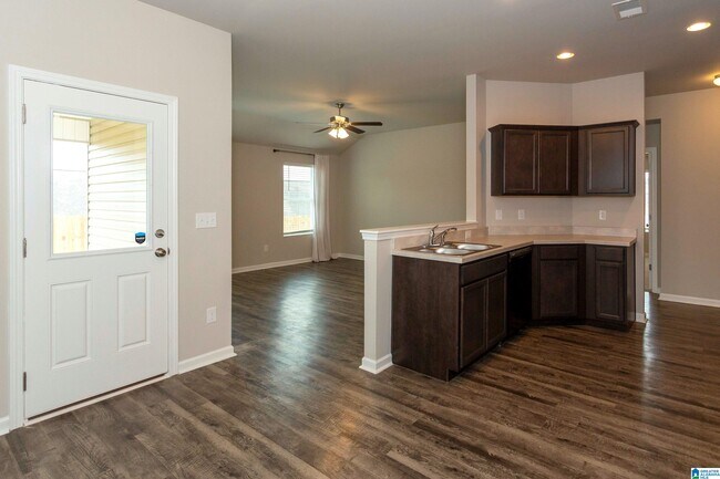 Building Photo - 140 Highland View Dr