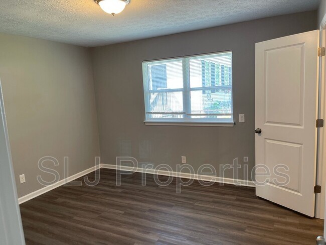 Building Photo - 318 Meigs Ave