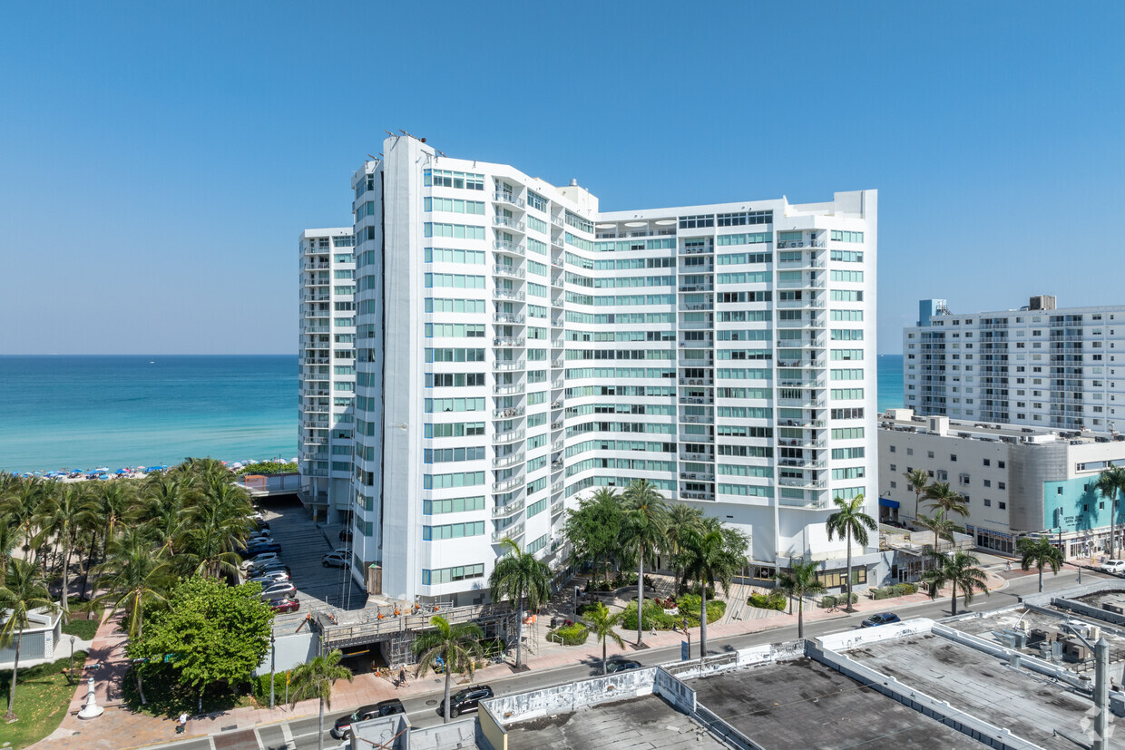 7135 Collins Ave - Burleigh House