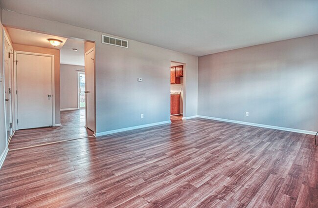 Building Photo - 3069 Rotunda Ct S -Open Houses: Thurs. 5/1...