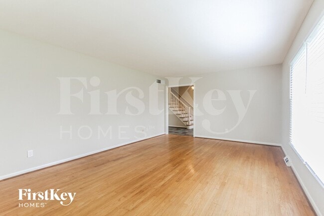 Foto del edificio - 640 Ashford Dr