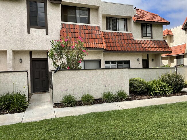 Building Photo - 27614 Nugget Dr