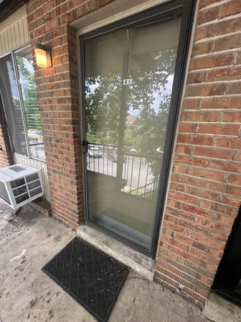 Building Photo - Updated Condo Near Vanderbilt & Belmont with Pool Access