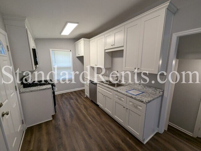 Foto del edificio - 263 Rocking Hill Dr SW