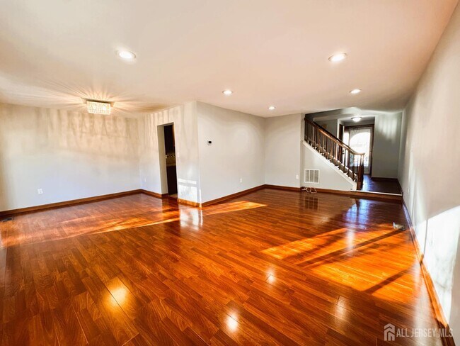 Foto del edificio - 160 Thoreau Dr