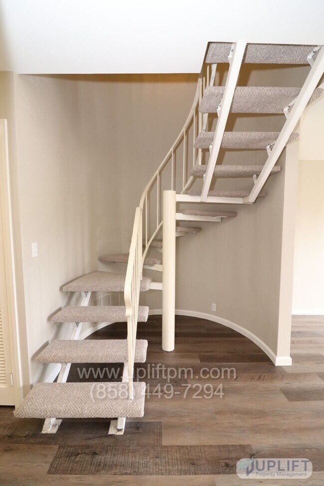 Building Photo - Spacious Carlsbad Town Home with Parking, ...