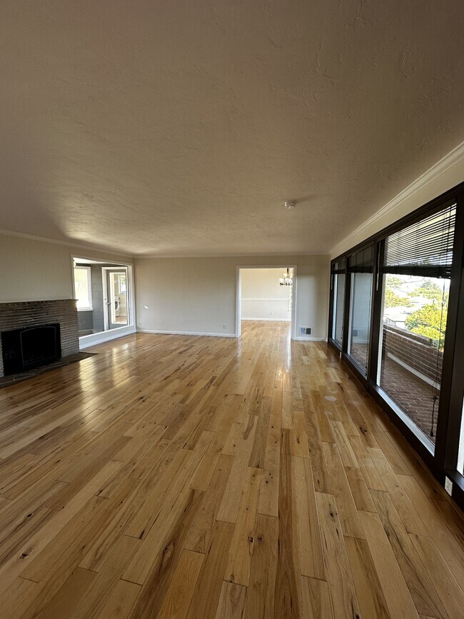Foto del edificio - 2036 Braemar Rd