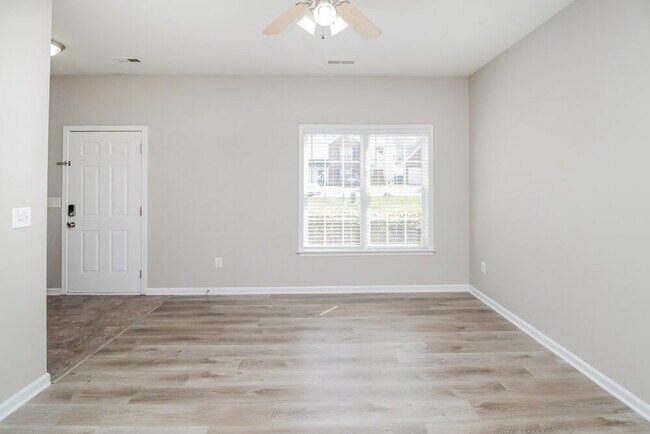 Building Photo - 1483 Eschol Ln NW