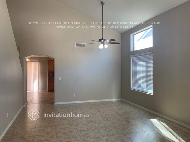 Building Photo - 2005 W Green Tree Dr