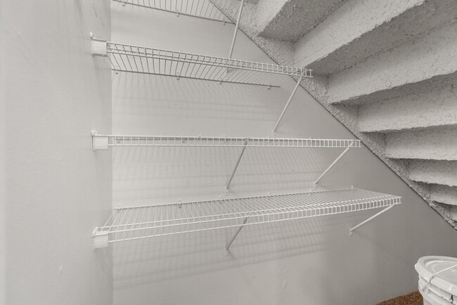 Building Photo - 3539 E Palm Ln