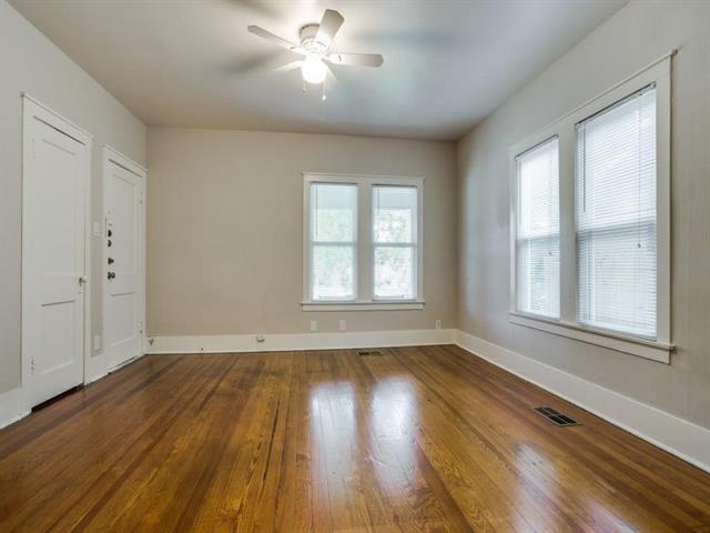 Building Photo - 2654 Gladstone Dr
