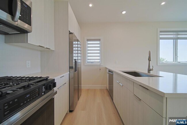 Foto del edificio - 401 E Central Blvd