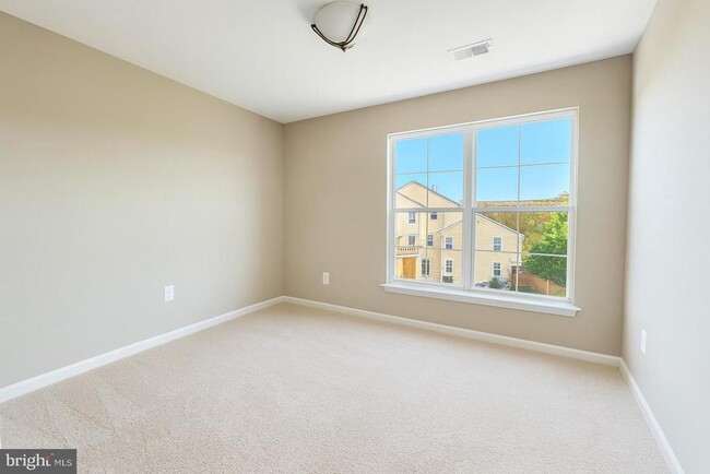 Foto del edificio - 44180 Shady Glen Terrace