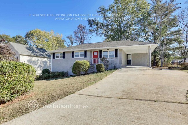 Foto del edificio - 2421 Kennedy Ln