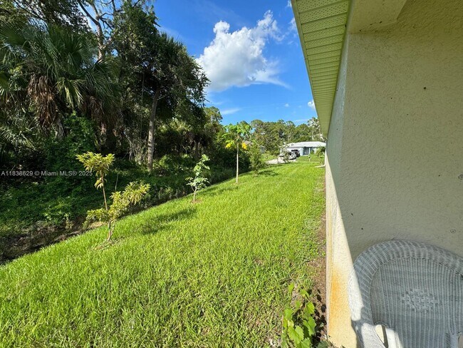 Foto del edificio - 3033 N Lakewood Rd