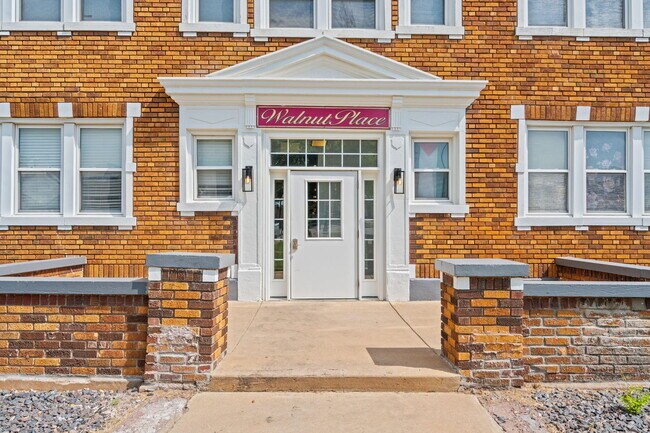 Foto del edificio - 527 E Walnut St
