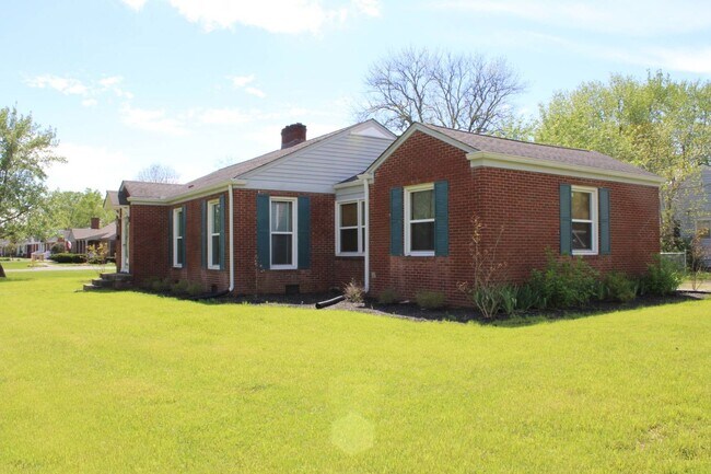 Building Photo - For Lease - 3 Bed, 1.5 Bath, 1600sqft, Sin...