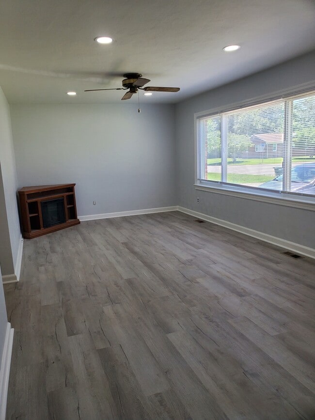 Building Photo - 50 Wheatland Dr