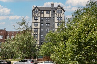 Building Photo - 5718 N Winthrop Ave