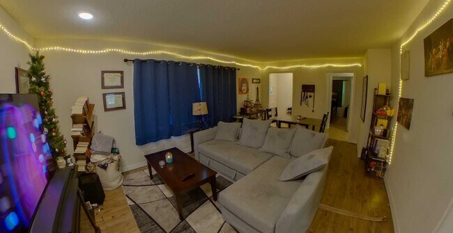 Building Photo - 3D Tour Available! Close to Campus + Washe...