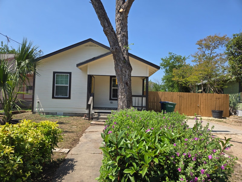 Primary Photo - 1049 Sacramento St