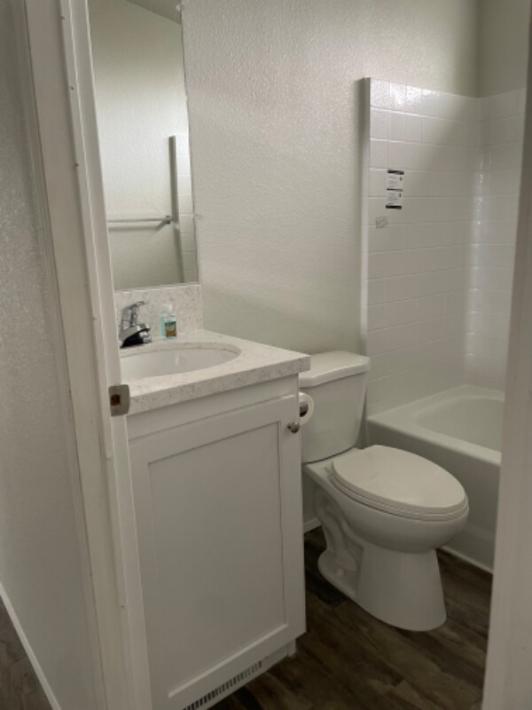 Building Photo - 39271 Memory Dr