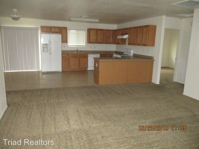 Building Photo - 73590 Sunnyslope Dr
