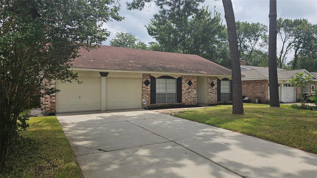 Foto principal - 23218 Birnam Wood Blvd